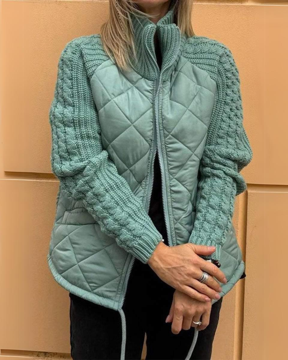Sofia | Luxury coat with knitted sleeves